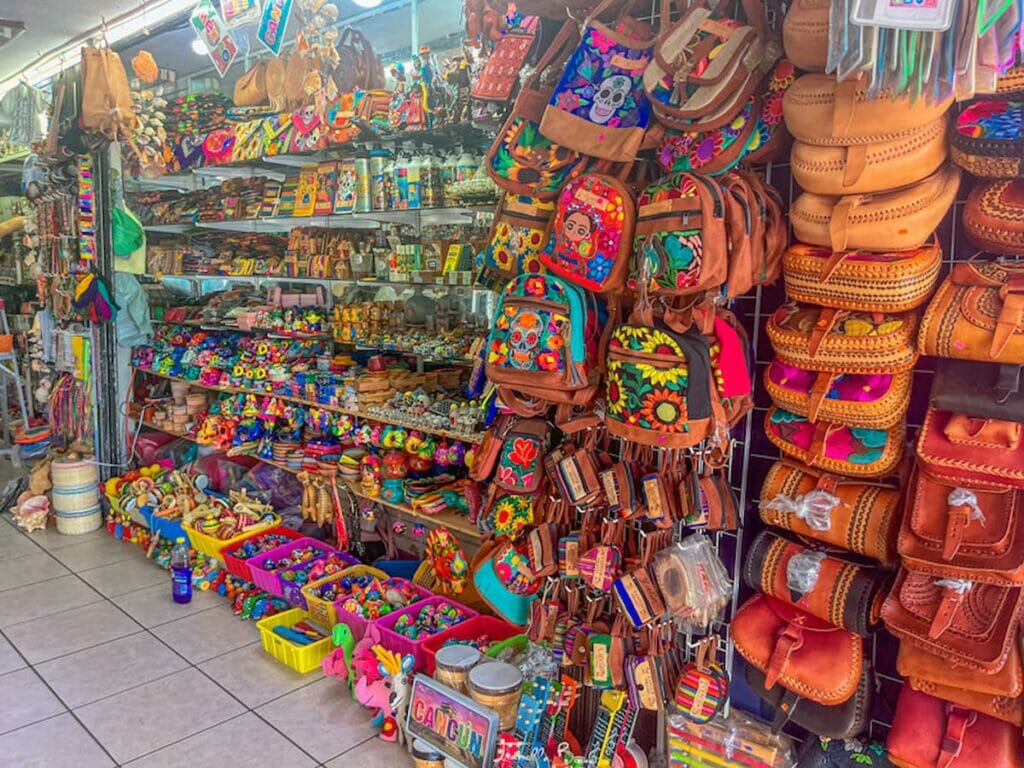 Coral Negro flea Market in Cancun Hotel Zone