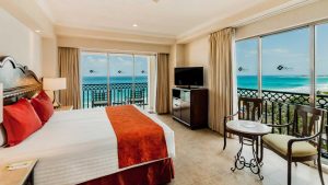 Royal-solaris-cancun-hotel room