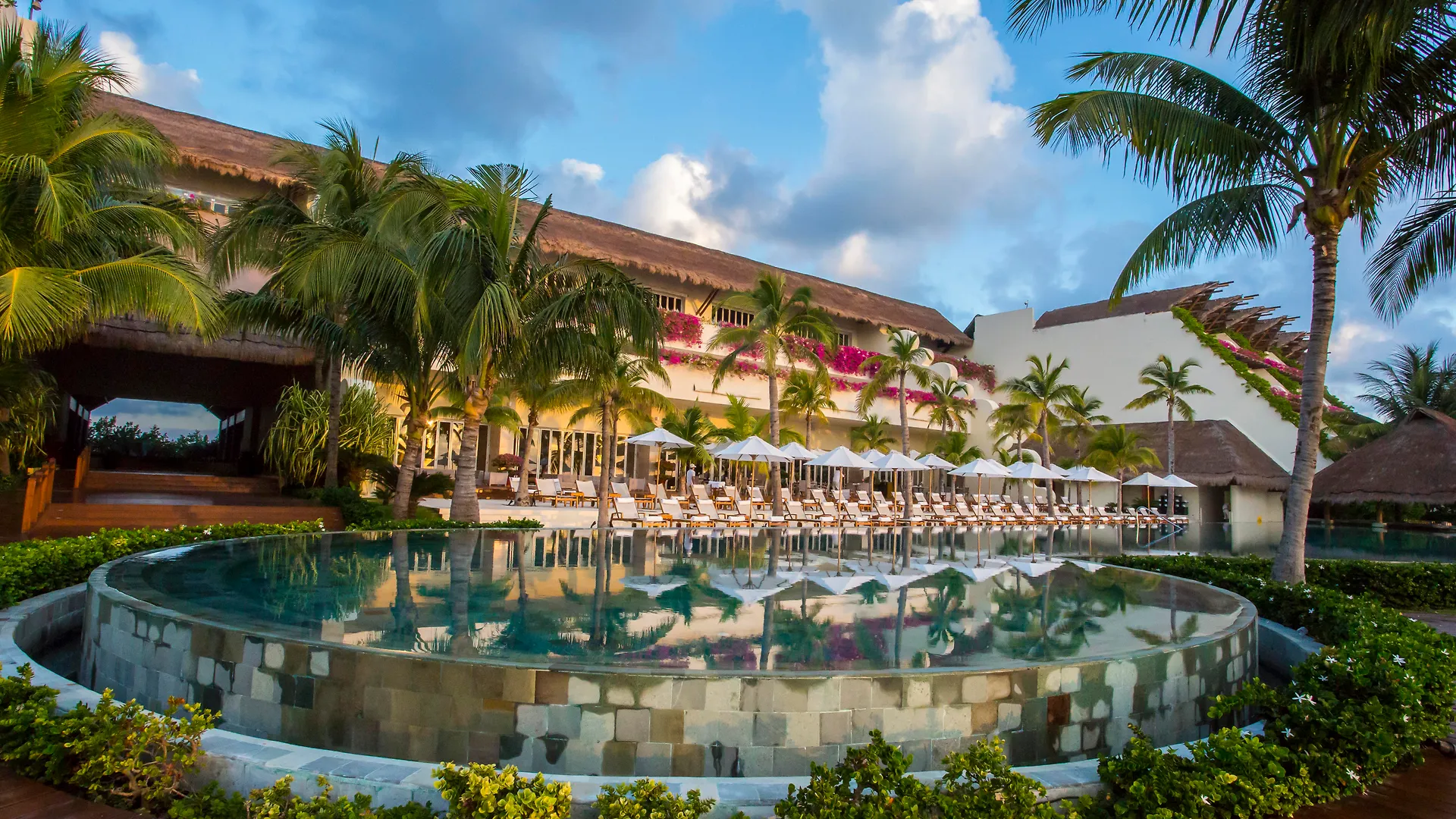 Grand Velas Riviera Maya (Adults Only) Grand Velas Riviera Maya (Adults Only)