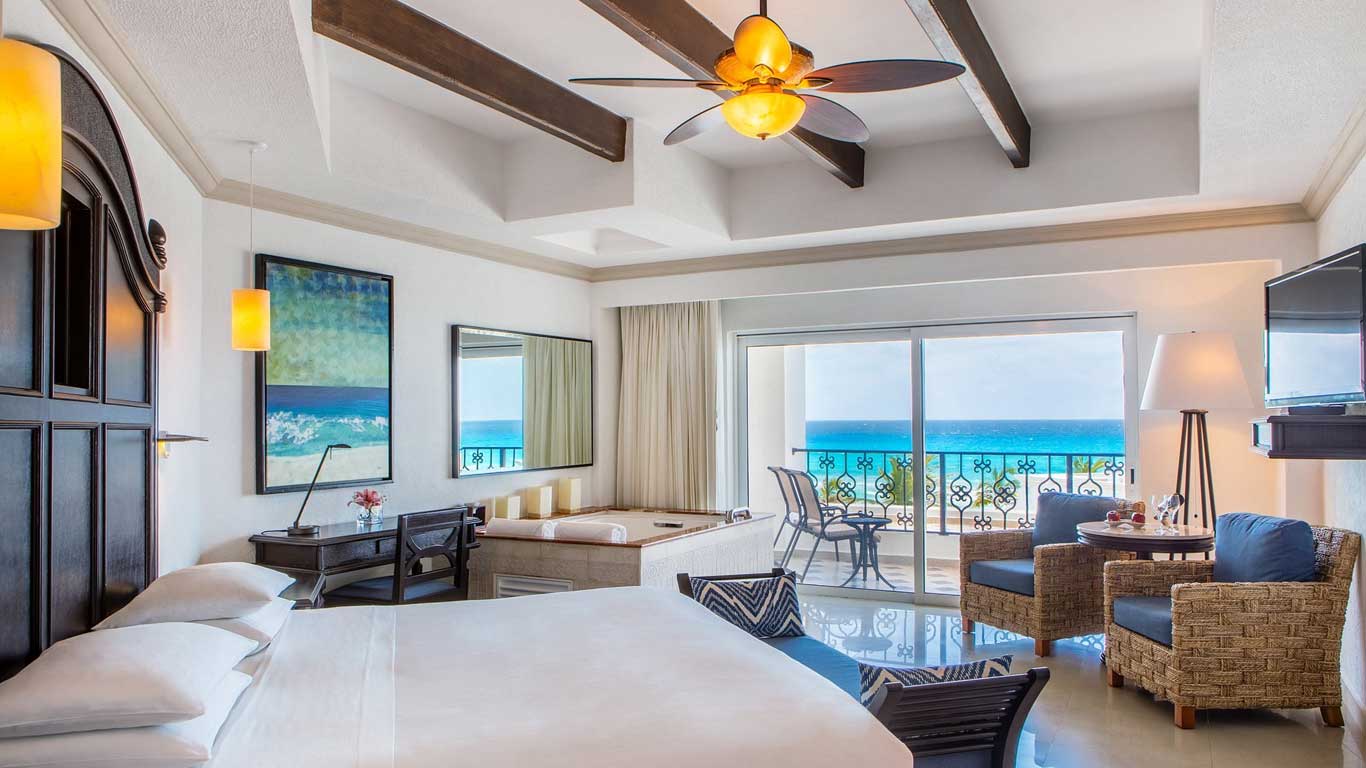 Turquoize Sky Swim-Up Ocean Front