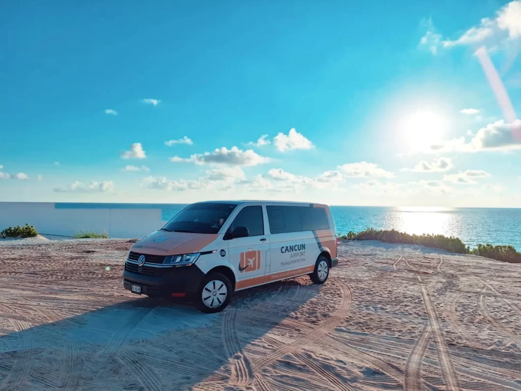 Cancun’s limits to visit the cenotes of Puerto Morelo with CAT