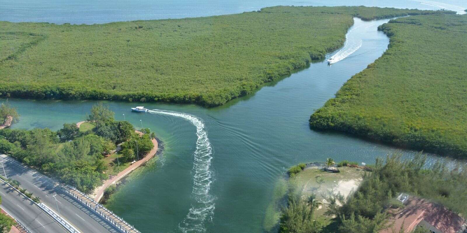 The Nichupté Lagoon Resorts (Cancun) The Nichupté Lagoon Resorts (Cancun)