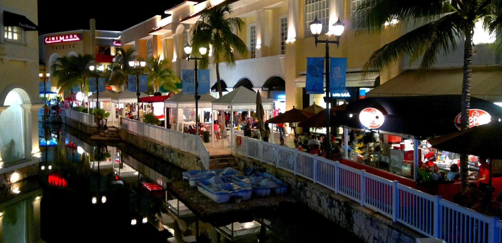 La Isla Shopping Village