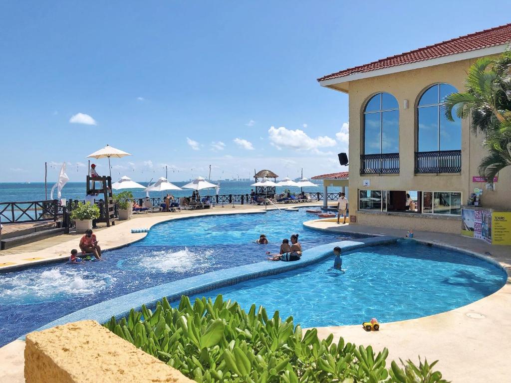 All Ritmo Cancun Resort & Water Park is a phenomenal choice if you are traveling with family or simply want a lively, water-centric atmosphere.
